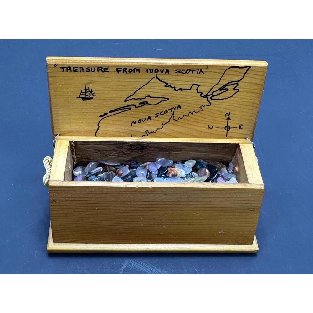 Vintage Souvenir Wood Box Treasure Nova Scotia‎ Signed W DeWolfe Polished Stones